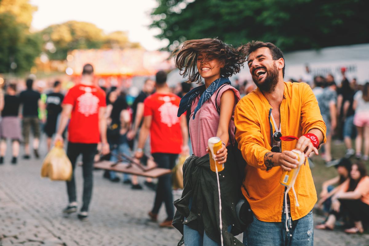 Straßenfest organisieren - Genehmigungen und Checkliste